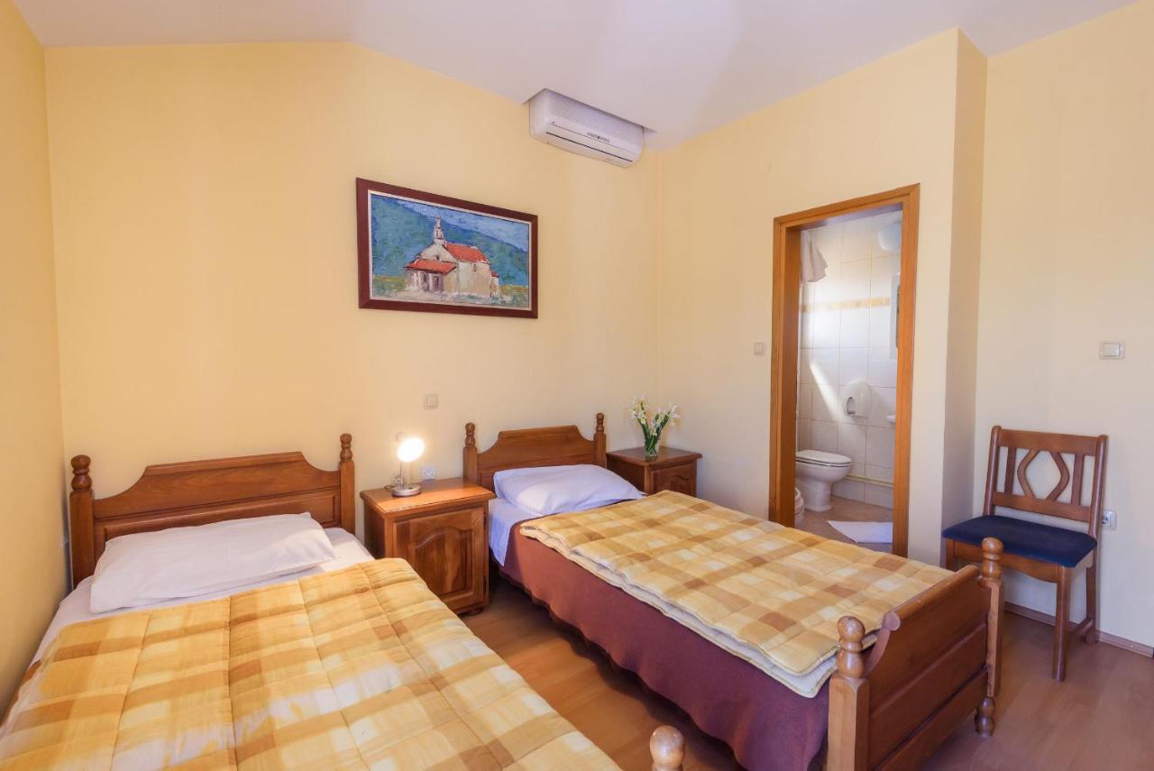 Djudja I Mate Bed & Breakfast Vid Exterior photo