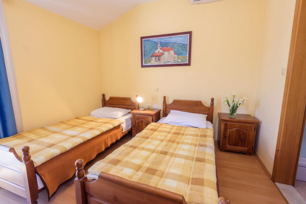 Djudja I Mate Bed & Breakfast Vid Exterior photo