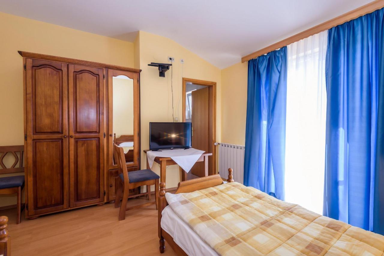 Djudja I Mate Bed & Breakfast Vid Exterior photo